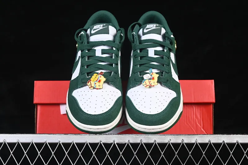 All Categories Nk SB Dunk Series Nk SB Dunk Low Low-top sneakers Nike SB Dunk Low Year of the Horse White Green Low-top casual sneakers IB4417-100